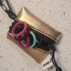 GUC size 5 QALO silicone rings and case